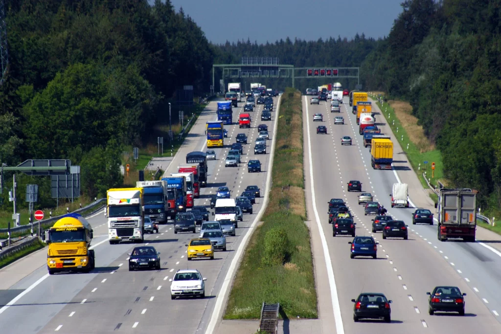Youtuber jechał na Autobahn 333 km/h łamiąc przepisy