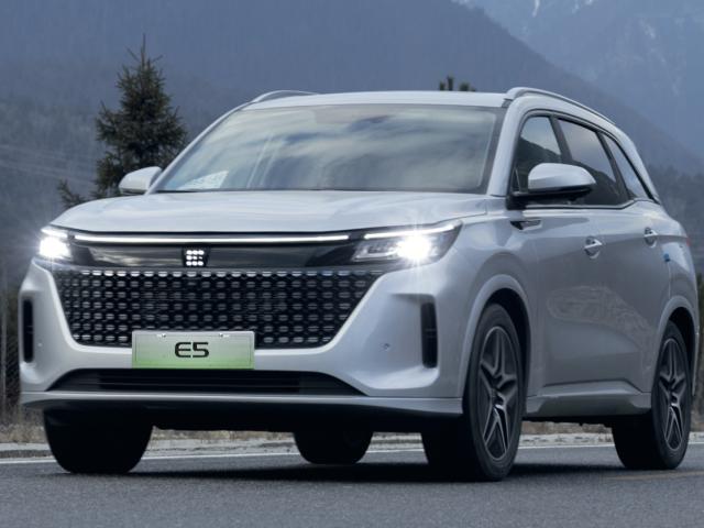 E5