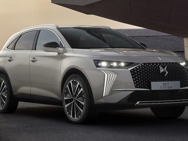 Crossback E-Tense Facelifting (2022 - teraz)