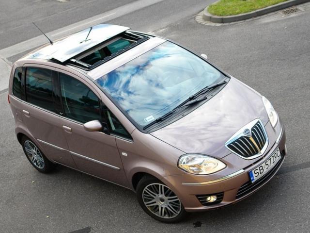 Mikrovan Seria 2 (2011 - teraz)