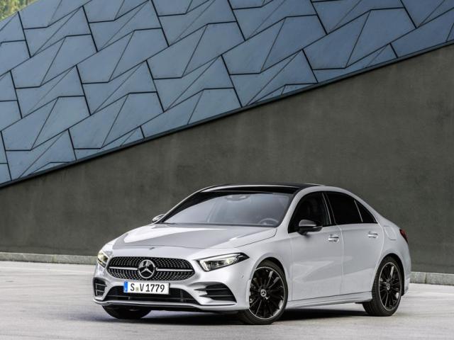 Sedan (2018 - 2022)