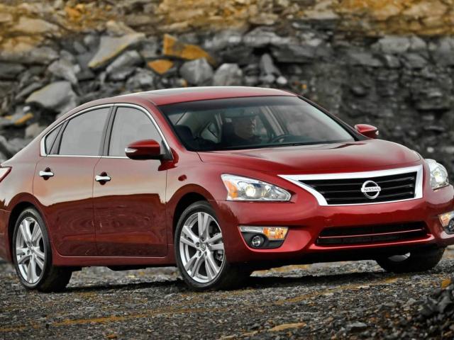 Sedan (2012 - 2015)