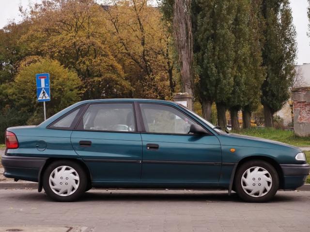 Sedan (1991 - 2002)
