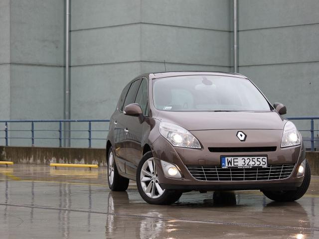 Grand Scenic (2009 - 2011)