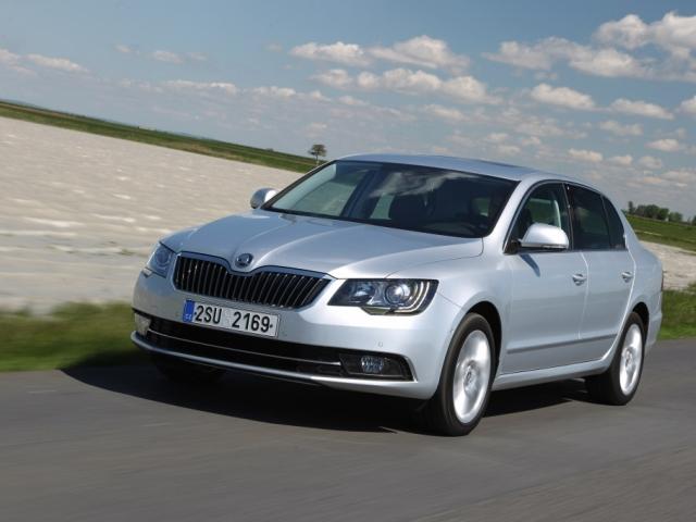 Sedan Facelifting (2013 - 2015)
